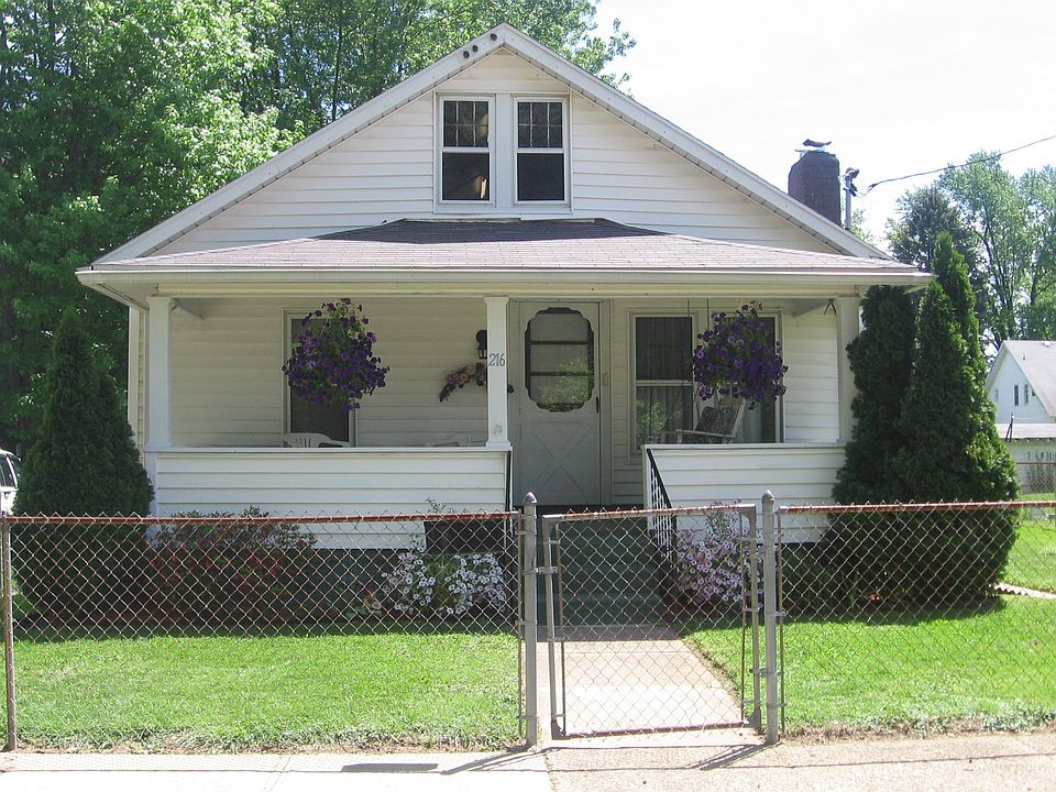 Great location in downtown Belpre.