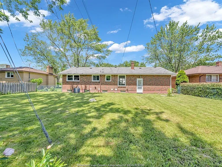 2445 Todd Ln — Photo 12
