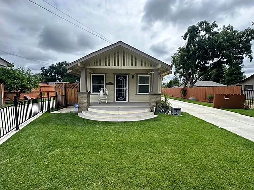 210 Las Flores Ave Photo 1