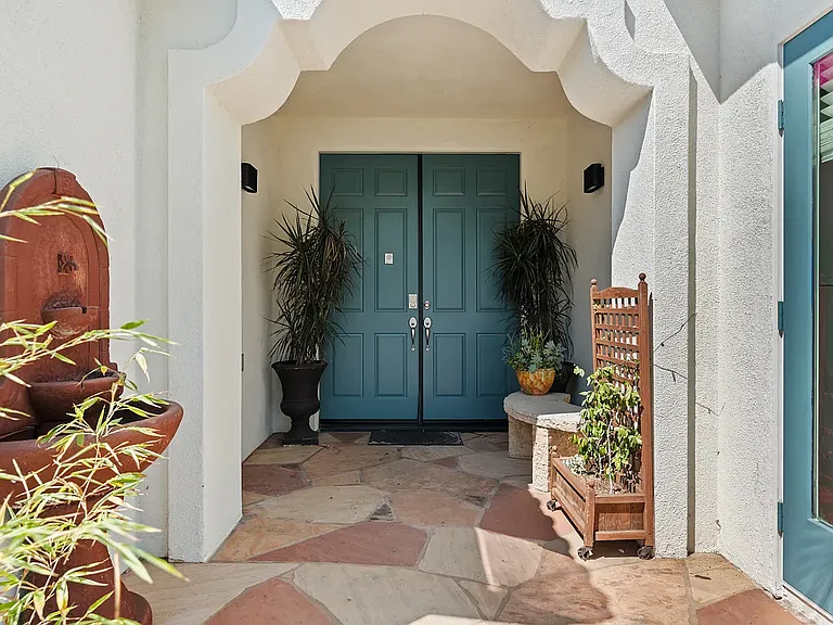 16375 Alipaz Ct — Photo 4
