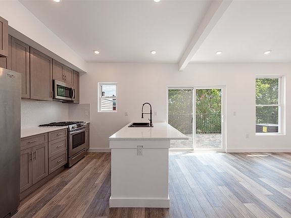 2nd image of 246 Pine St Floor 2