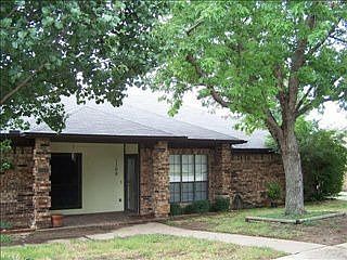 1st image of 1108 Oaklawn Ct