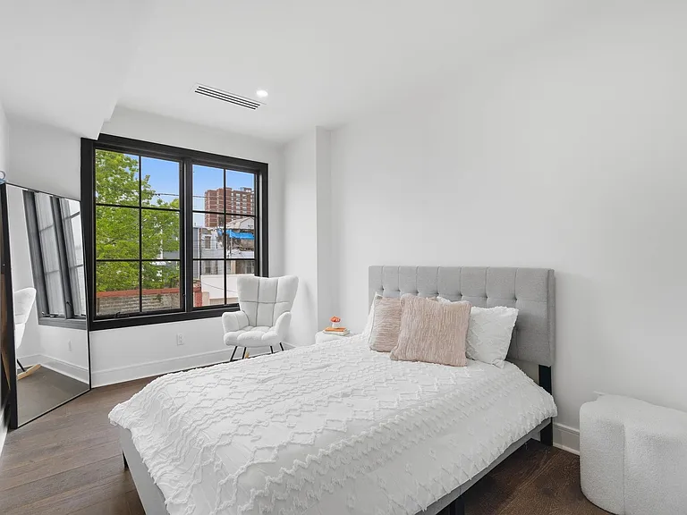 9 Minerva St #2 — Photo 23