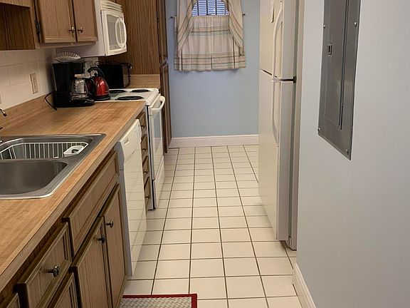4th image of 520 Palm Springs Blvd APT 412