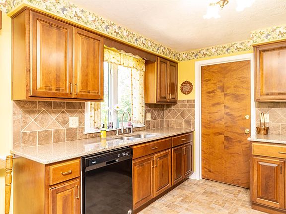 5th image of 14201 W Hilltop Cir