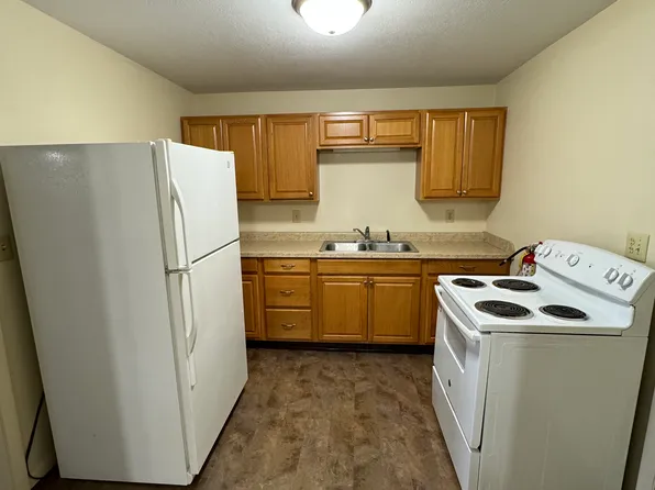 63 E Hill St #63, Wabash, IN 46992