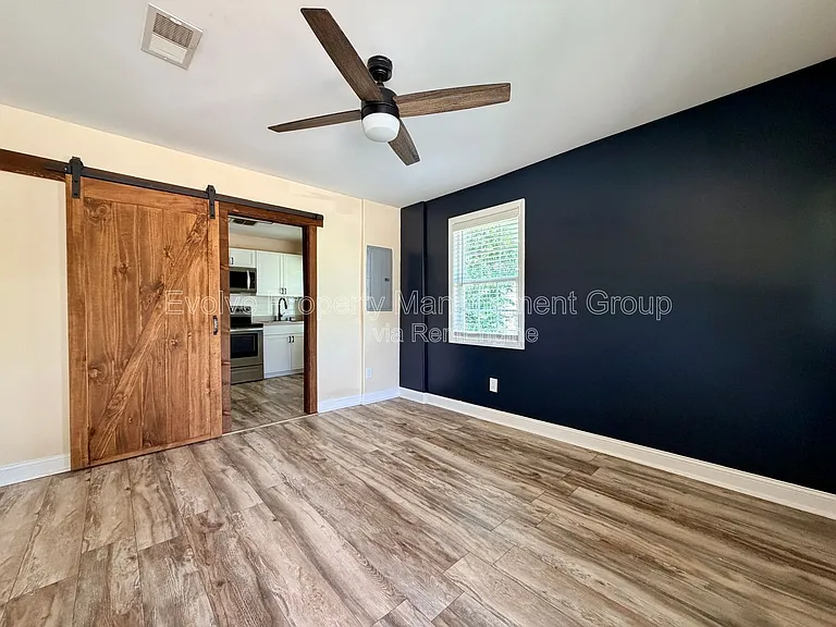 681 Harrell St — Photo 7