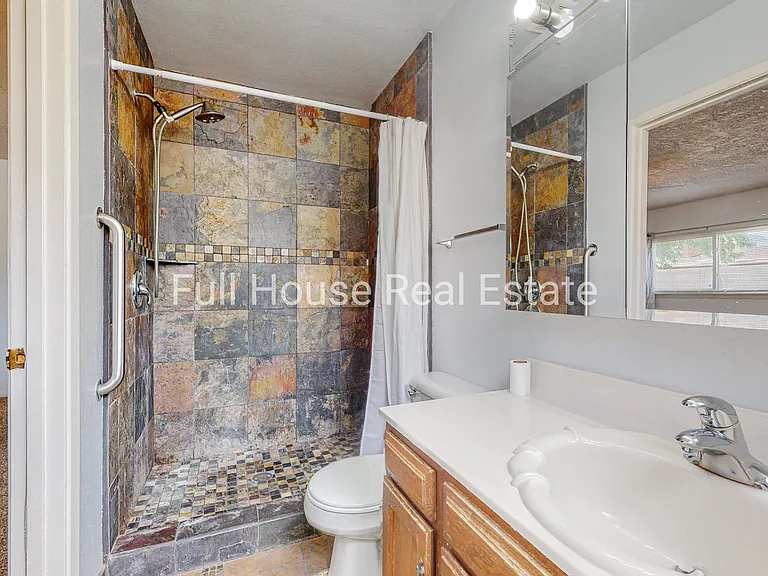 7309 Coulson Dr NE — Photo 9