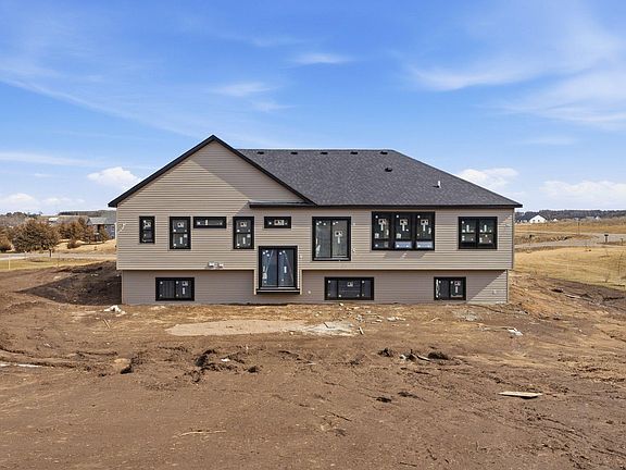 4th image of 376 Moelter Ln