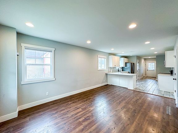 5th image of 1018 Harlan St