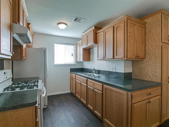 5th image of 9222 Penrose Dr