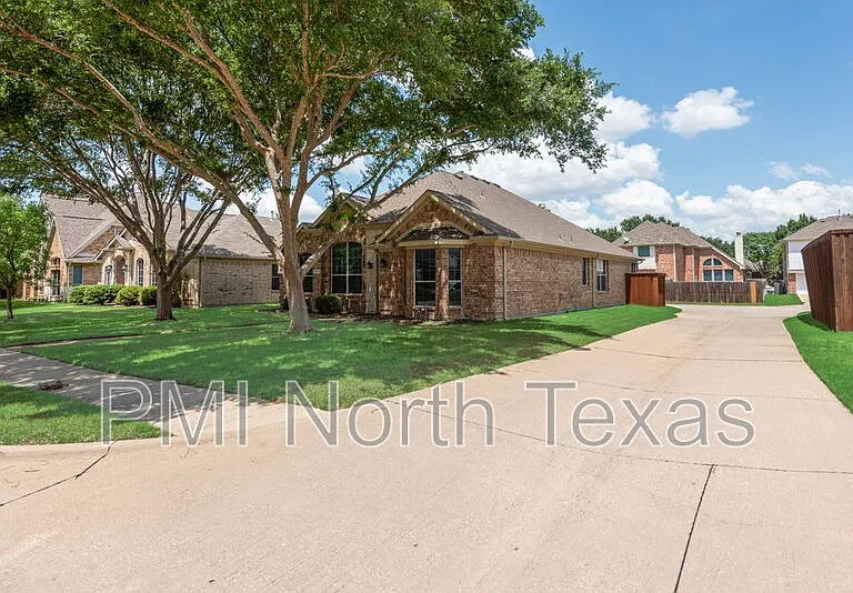 12608 Red Hawk Dr — Photo 1