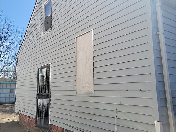 4th image of 3709 E 106th St