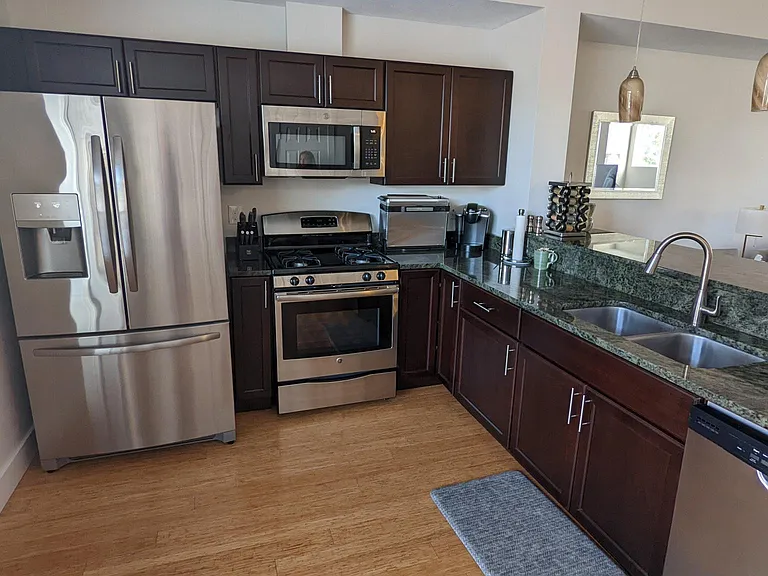 722 Starkweather Ave — Photo 4