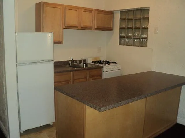 Francesca Apartments — Photo 13