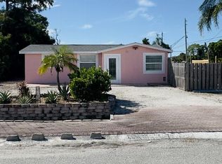 20 Euclid Ave, Englewood, FL 34223