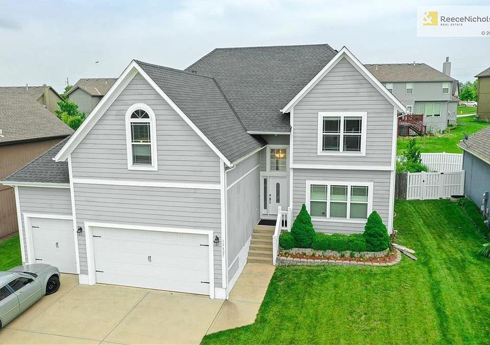 5 Bedroom 1.5 Stories in Blue Valley!