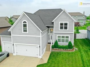 15427 S Greenwood St, Olathe, KS 66062