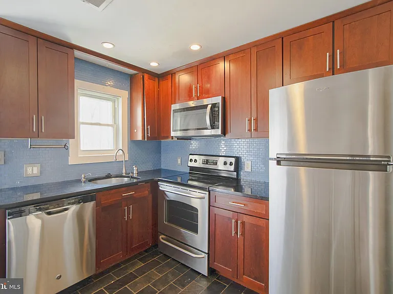 2619 South St #3 — Photo 5