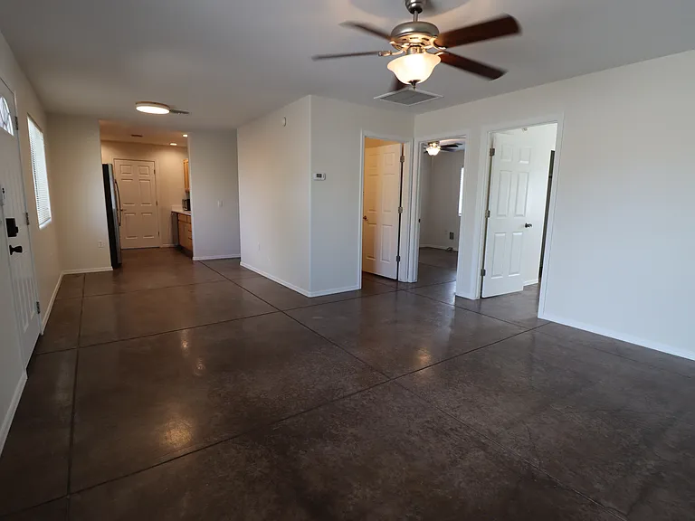 1020 E Silver St — Photo 17