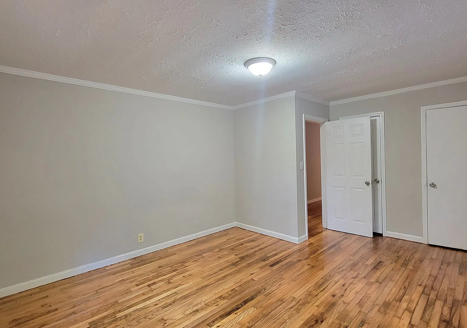 For Rent! 3 Bedroom 1 Bath — Photo 4