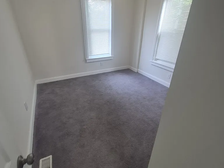 6010 N Lambert St — Photo 13