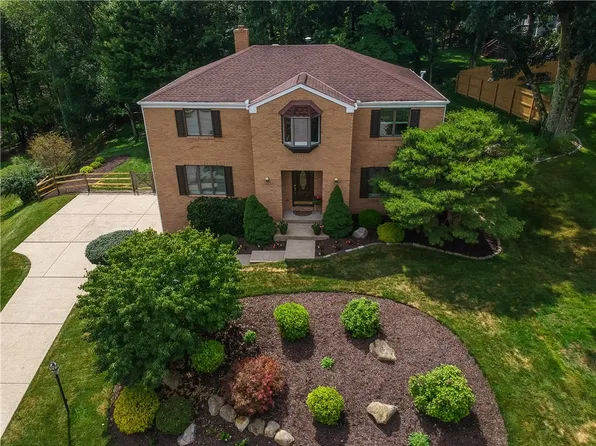 329 Oak Grove Ct, Wexford, PA 15090