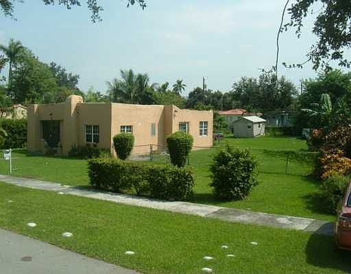 1st image of 465 De Leon Dr
