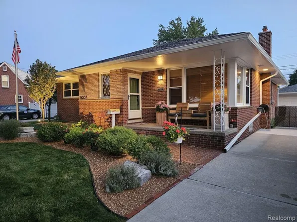 15207 Cicotte Ave, Allen Park, MI 48101
