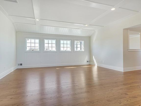 3rd image of 211 Sea Girt Ave