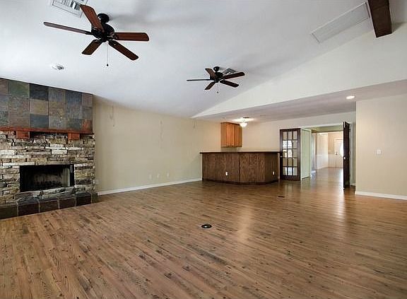 4th image of 630 Everglades Blvd S