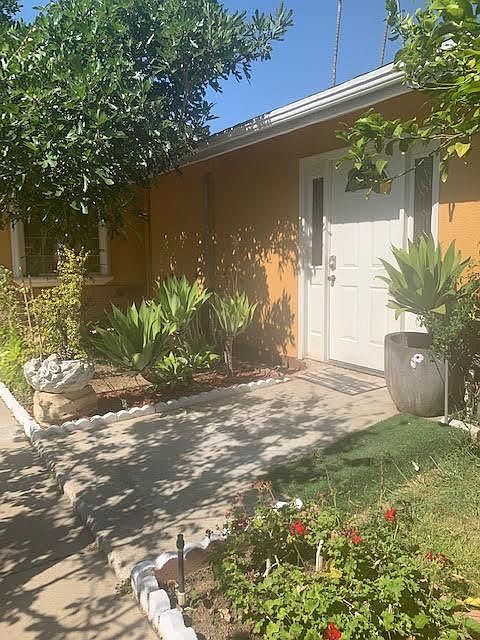 1st image of 23007 Saticoy St