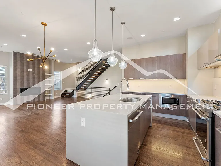 2121 N Marion St #1 — Photo 8
