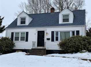 101 Knob Hill Dr, Hamden, CT 06518