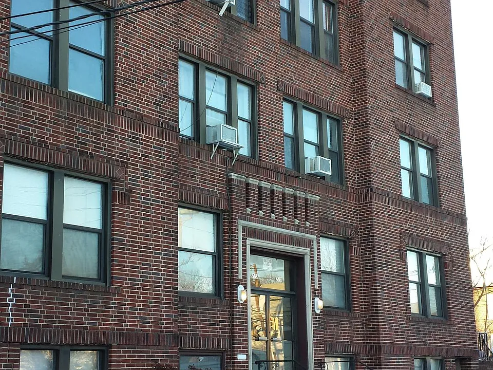 715 Ave C