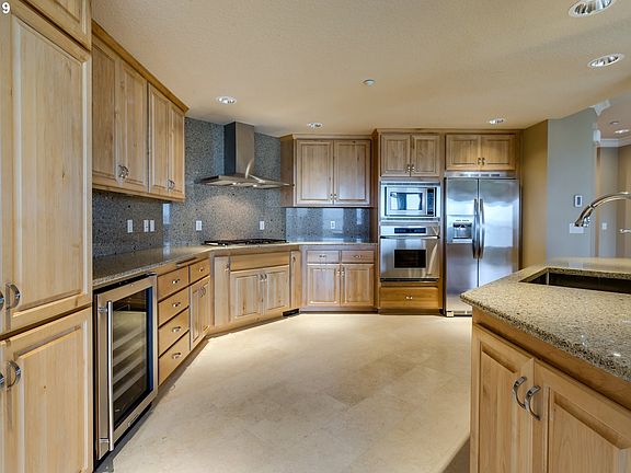 5th image of 5615 SE Scenic Ln Unit 302