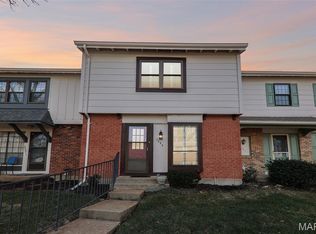 2369 Hidden Meadow Ln, Ballwin, MO 63021