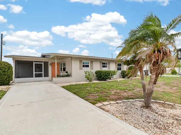 705 Thunderbird Ave, Sun City Center, FL 33573