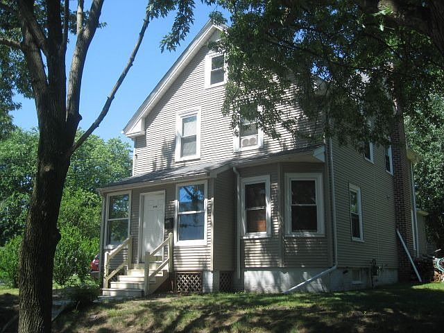 2nd image of 301 Station St