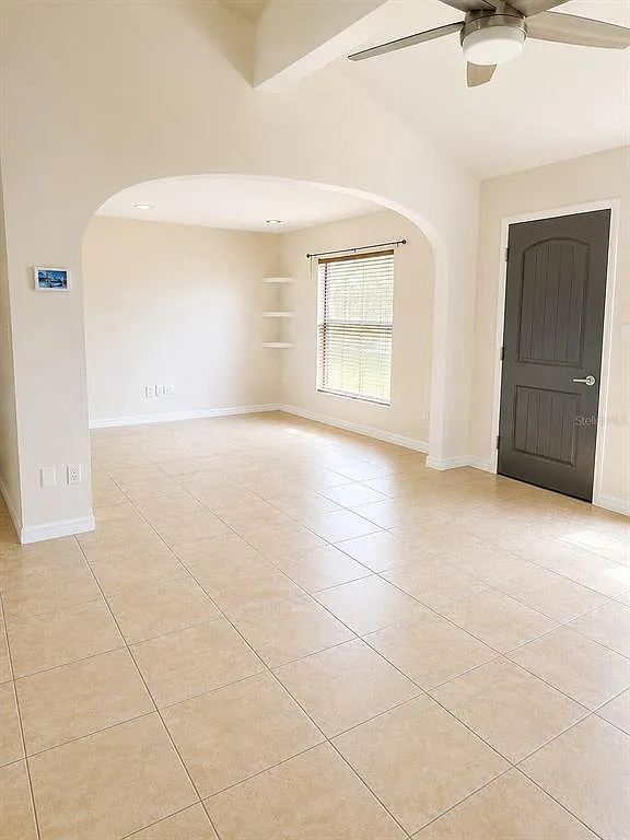 3 bed, 2.0 bath, 1850 sqft, $2,400 — Photo 3