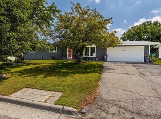 2584 5th Ave, Monroe, WI 53566