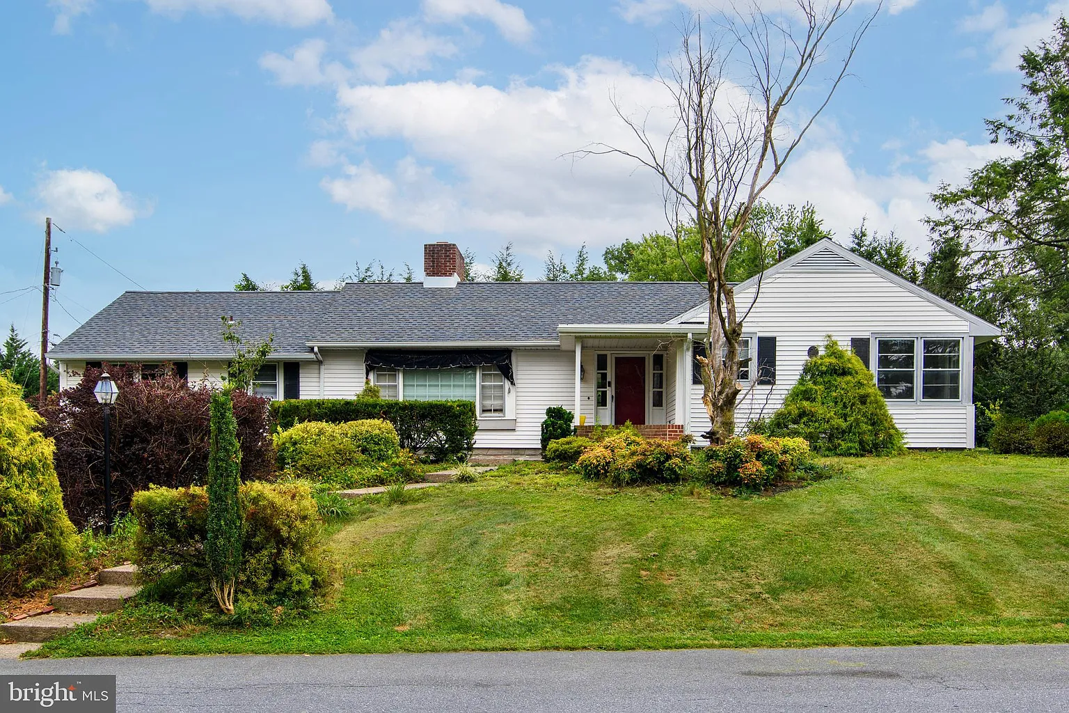 2863 Russell Rd photo 1