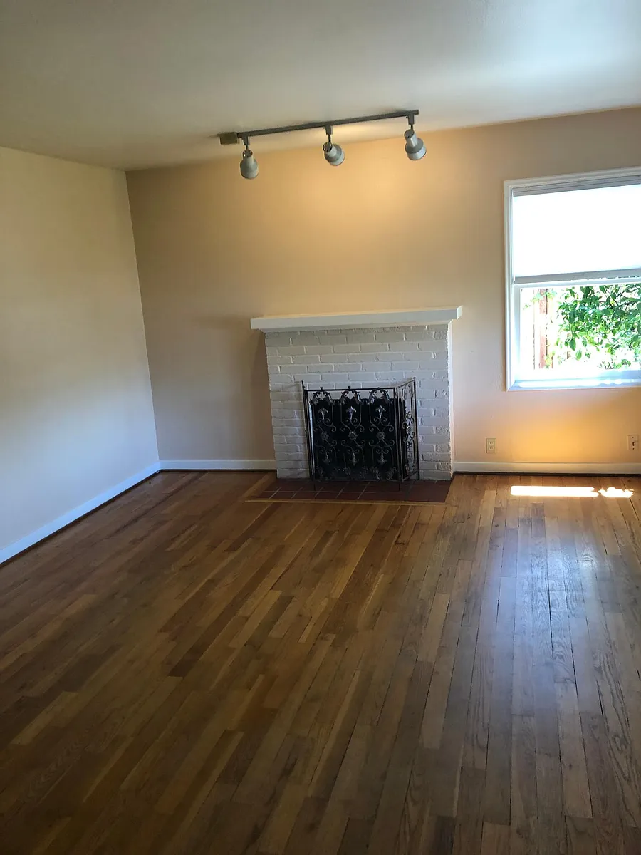 Building Photo - 667 Fallon Ave