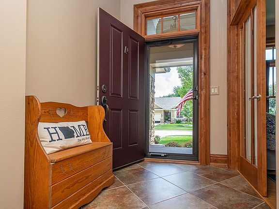 4th image of 1002 Eagle Creek Blvd SW