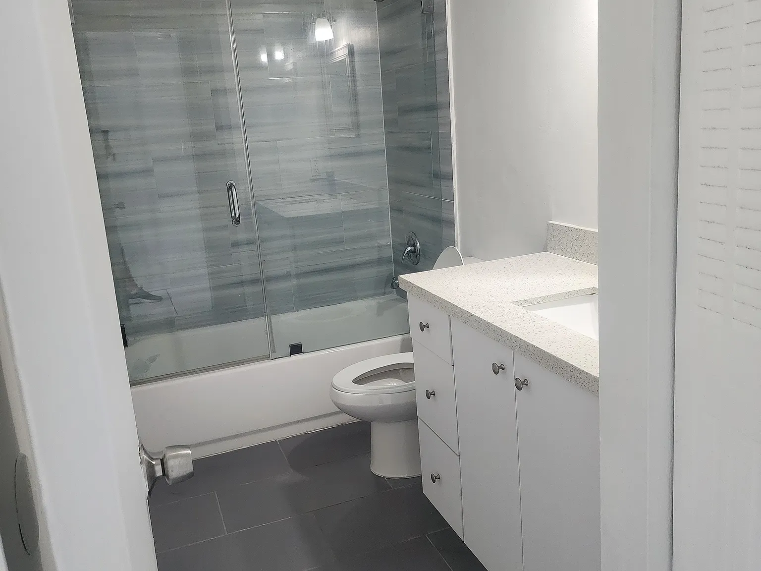 2 bed, 1100 sqft, $2,225 — Photo 4
