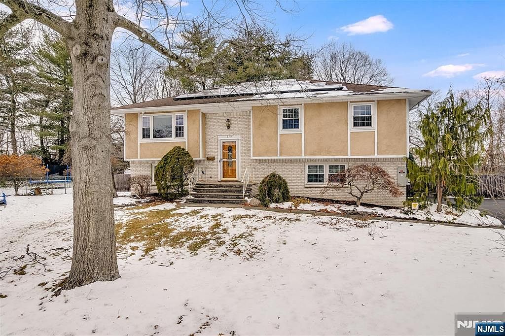 779 Decker Pl, Paramus, NJ 07652 | Zillow