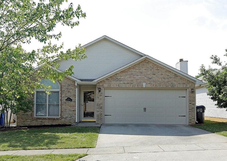 1st image of 213 Woodbrook Pl