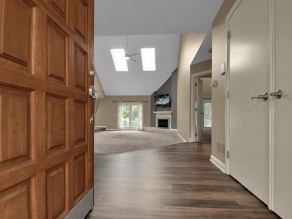 4th image of 4879 Calloway Ct