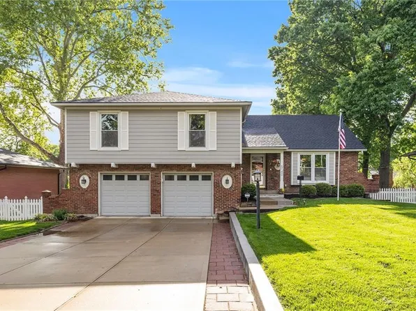 5140 Cody St, Shawnee, KS 66203