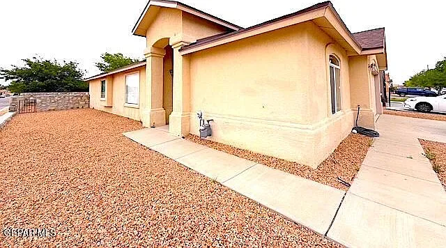 14044 Peter Noyes Dr — Photo 1